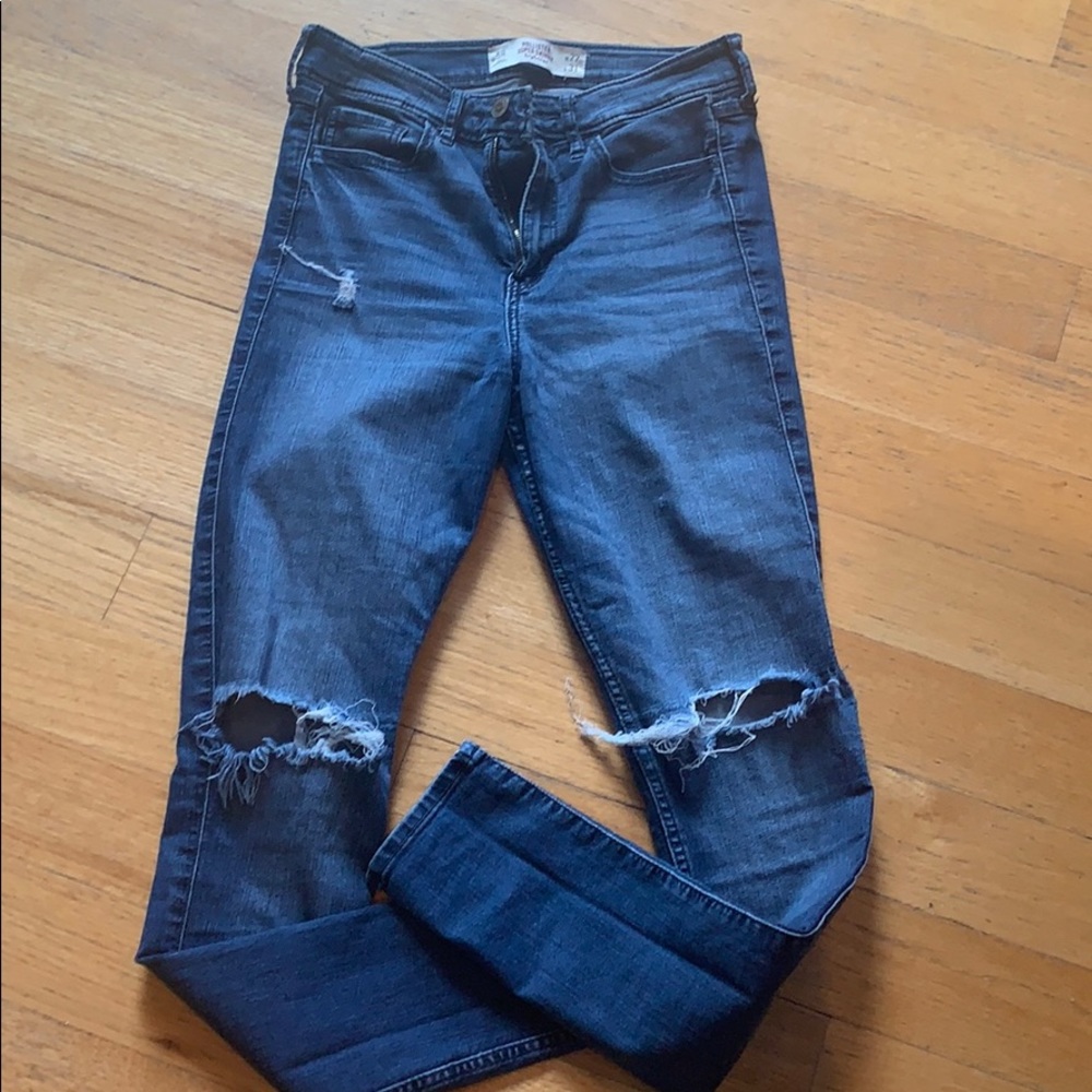 Women’s skinny jeans.